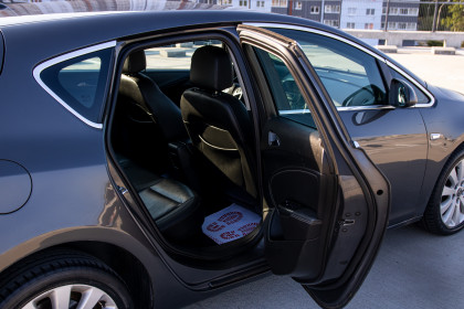 Продажа Opel Astra J 1.6 AT (180 л.с.) 2010 Серый в Автодом