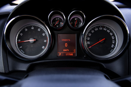 Продажа Opel Astra J 1.6 AT (180 л.с.) 2010 Серый в Автодом