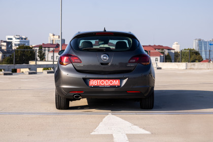 Продажа Opel Astra J 1.6 AT (180 л.с.) 2010 Серый в Автодом