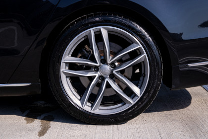 Продажа Audi A8 III (D4) Рестайлинг 4.1 AT (385 л.с.) 2014 Черный в Автодом