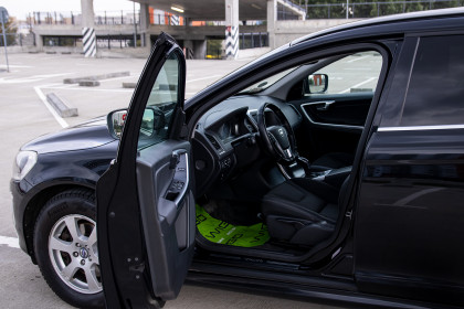 Продажа Volvo XC60 I Рестайлинг 2.0 AT (163 л.с.) 2014 Черный в Автодом