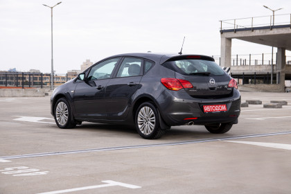 Продажа Opel Astra J 1.4 AT (140 л.с.) 2011 Серый в Автодом