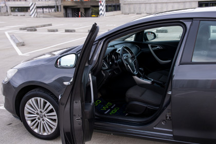 Продажа Opel Astra J 1.4 AT (140 л.с.) 2011 Серый в Автодом