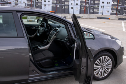 Продажа Opel Astra J 1.4 AT (140 л.с.) 2011 Серый в Автодом