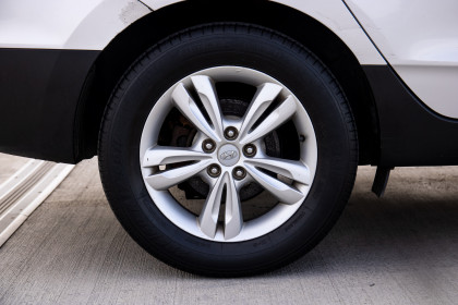 Продажа Hyundai Tucson II 2.0 AT (150 л.с.) 2010 Серебристый в Автодом