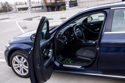 Продажа Mercedes-Benz C-Класс IV (W205) 180 1.6 AT (156 л.с.) 2014 Синий в Автодом