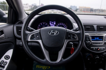 Продажа Hyundai Solaris I Рестайлинг 1.4 AT (107 л.с.) 2015 Черный в Автодом