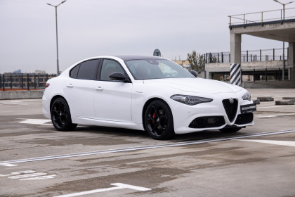 Продажа Alfa Romeo Giulia II (952) Рестайлинг 2.0 AT (280 л.с.) 2022 Белый в Автодом