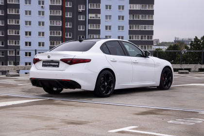 Продажа Alfa Romeo Giulia II (952) Рестайлинг 2.0 AT (280 л.с.) 2022 Белый в Автодом
