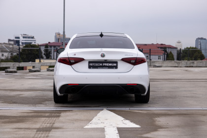 Продажа Alfa Romeo Giulia II (952) Рестайлинг 2.0 AT (280 л.с.) 2022 Белый в Автодом
