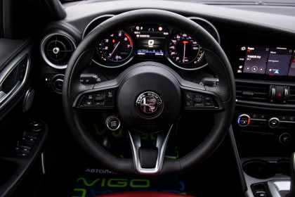 Продажа Alfa Romeo Giulia II (952) Рестайлинг 2.0 AT (280 л.с.) 2022 Белый в Автодом