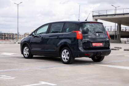 Продажа Peugeot 5008 I 1.6 MT (112 л.с.) 2011 Серый в Автодом