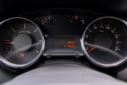 Продажа Peugeot 5008 I 1.6 MT (112 л.с.) 2011 Серый в Автодом