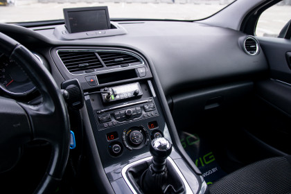 Продажа Peugeot 5008 I 1.6 MT (112 л.с.) 2011 Серый в Автодом
