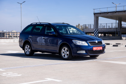 Продажа Skoda Octavia II (A5) Рестайлинг 1.6 MT (105 л.с.) 2010 Синий в Автодом