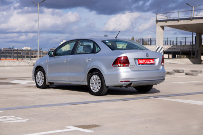 Продажа Volkswagen Polo V Рестайлинг 1.6 MT (105 л.с.) 2015 Серебристый в Автодом