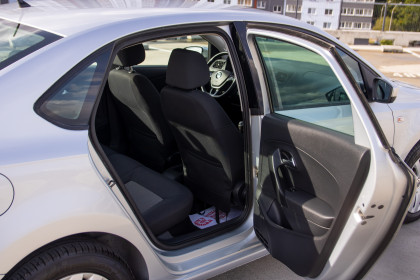 Продажа Volkswagen Polo V Рестайлинг 1.6 MT (105 л.с.) 2015 Серебристый в Автодом