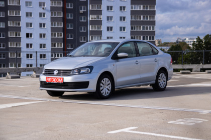 Продажа Volkswagen Polo V Рестайлинг 1.6 MT (105 л.с.) 2015 Серебристый в Автодом