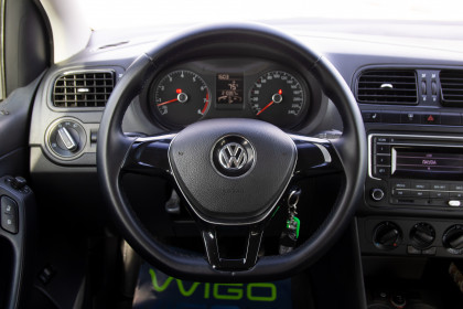 Продажа Volkswagen Polo V Рестайлинг 1.6 MT (105 л.с.) 2015 Серебристый в Автодом