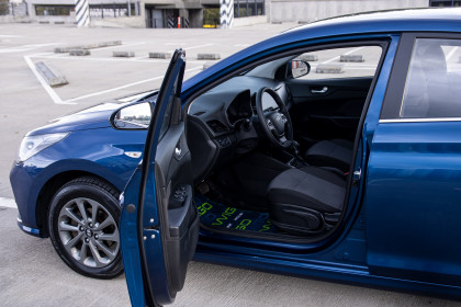 Продажа Hyundai Accent V Рестайлинг 1.6 AT (123 л.с.) 2021 Синий в Автодом