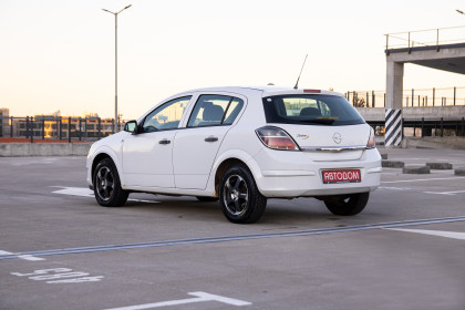 Продажа Opel Astra H Рестайлинг 1.4 MT (90 л.с.) 2009 Белый в Автодом