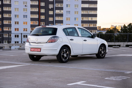 Продажа Opel Astra H Рестайлинг 1.4 MT (90 л.с.) 2009 Белый в Автодом