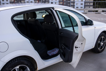Продажа Opel Astra H Рестайлинг 1.4 MT (90 л.с.) 2009 Белый в Автодом