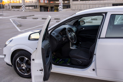 Продажа Opel Astra H Рестайлинг 1.4 MT (90 л.с.) 2009 Белый в Автодом