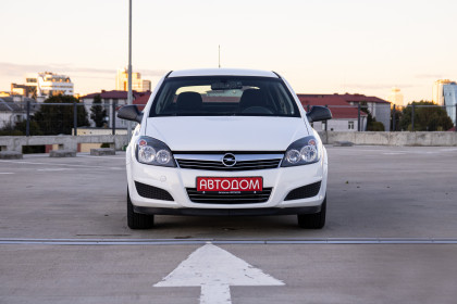 Продажа Opel Astra H Рестайлинг 1.4 MT (90 л.с.) 2009 Белый в Автодом