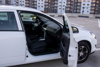 Продажа Opel Astra H Рестайлинг 1.4 MT (90 л.с.) 2009 Белый в Автодом