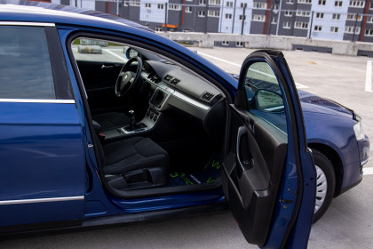 Продажа Volkswagen Passat B6 2.0 MT (140 л.с.) 2008 Синий в Автодом