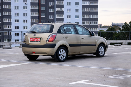 Продажа Kia Rio II 1.6 MT (112 л.с.) 2008 Оранжевый в Автодом