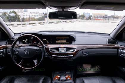 Продажа Mercedes-Benz S-Класс V (W221) 550 Long 5.5 AT (388 л.с.) 2006 Черный в Автодом