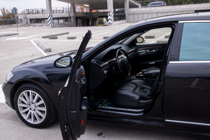 Продажа Mercedes-Benz S-Класс V (W221) 550 Long 5.5 AT (388 л.с.) 2006 Черный в Автодом