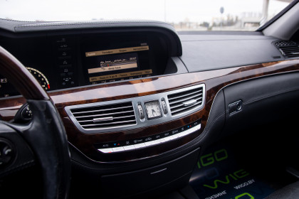 Продажа Mercedes-Benz S-Класс V (W221) 550 Long 5.5 AT (388 л.с.) 2006 Черный в Автодом