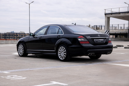 Продажа Mercedes-Benz S-Класс V (W221) 550 Long 5.5 AT (388 л.с.) 2006 Черный в Автодом