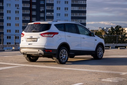 Купить Ford Kuga II 1.6 AT (182 л.с.) 2013 Белый в Автодом Продажа Ford Kuga II 1.6 AT (182 л.с.) 2013 Белый в Автодом