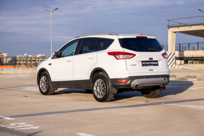 Купить Ford Kuga II 1.6 AT (182 л.с.) 2013 Белый в Автодом Продажа Ford Kuga II 1.6 AT (182 л.с.) 2013 Белый в Автодом