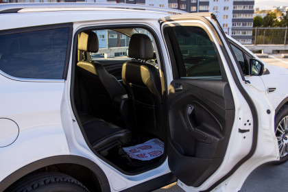 Купить Ford Kuga II 1.6 AT (182 л.с.) 2013 Белый в Автодом Продажа Ford Kuga II 1.6 AT (182 л.с.) 2013 Белый в Автодом
