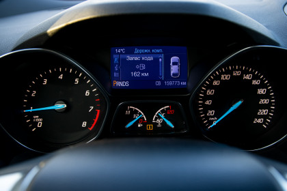 Купить Ford Kuga II 1.6 AT (182 л.с.) 2013 Белый в Автодом Продажа Ford Kuga II 1.6 AT (182 л.с.) 2013 Белый в Автодом