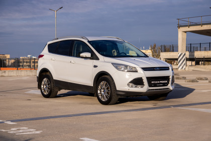 Купить Ford Kuga II 1.6 AT (182 л.с.) 2013 Белый в Автодом Продажа Ford Kuga II 1.6 AT (182 л.с.) 2013 Белый в Автодом