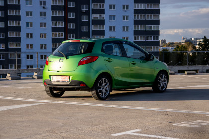 Купить Mazda 2 II (DE) 1.3 MT (86 л.с.) 2008 Зеленый в Автодом Продажа Mazda 2 II (DE) 1.3 MT (86 л.с.) 2008 Зеленый в Автодом