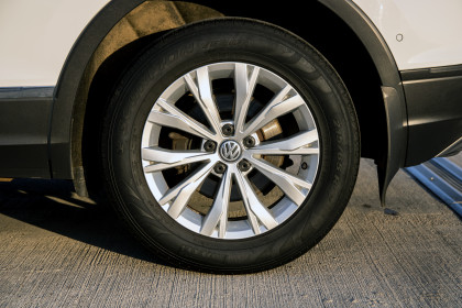 Купить Volkswagen Tiguan II 2.0 AMT (150 л.с.) 2017 Белый в Автодом Продажа Volkswagen Tiguan II 2.0 AMT (150 л.с.) 2017 Белый в Автодом