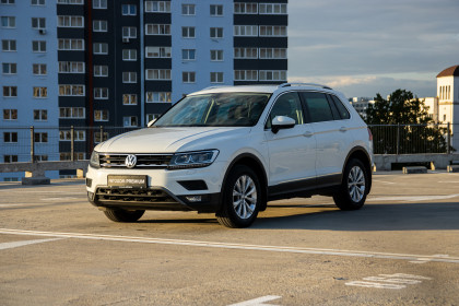 Продажа Volkswagen Tiguan II 2.0 AMT (150 л.с.) 2017 Белый в Автодом