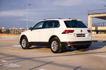 Купить Volkswagen Tiguan II 2.0 AMT (150 л.с.) 2017 Белый в Автодом Продажа Volkswagen Tiguan II 2.0 AMT (150 л.с.) 2017 Белый в Автодом