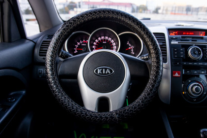 Купить Kia Venga I 6-speed 1.4 MT (90 л.с.) 2011 Серебристый в Автодом Продажа Kia Venga I 6-speed 1.4 MT (90 л.с.) 2011 Серебристый в Автодом