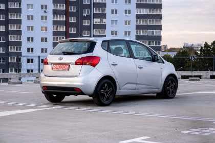 Купить Kia Venga I 6-speed 1.4 MT (90 л.с.) 2011 Серебристый в Автодом Продажа Kia Venga I 6-speed 1.4 MT (90 л.с.) 2011 Серебристый в Автодом
