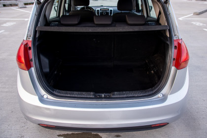 Купить Kia Venga I 6-speed 1.4 MT (90 л.с.) 2011 Серебристый в Автодом Продажа Kia Venga I 6-speed 1.4 MT (90 л.с.) 2011 Серебристый в Автодом
