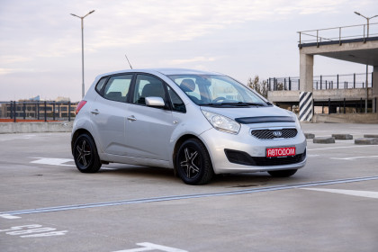 Купить Kia Venga I 6-speed 1.4 MT (90 л.с.) 2011 Серебристый в Автодом Продажа Kia Venga I 6-speed 1.4 MT (90 л.с.) 2011 Серебристый в Автодом
