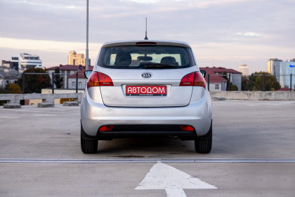Купить Kia Venga I 6-speed 1.4 MT (90 л.с.) 2011 Серебристый в Автодом Продажа Kia Venga I 6-speed 1.4 MT (90 л.с.) 2011 Серебристый в Автодом